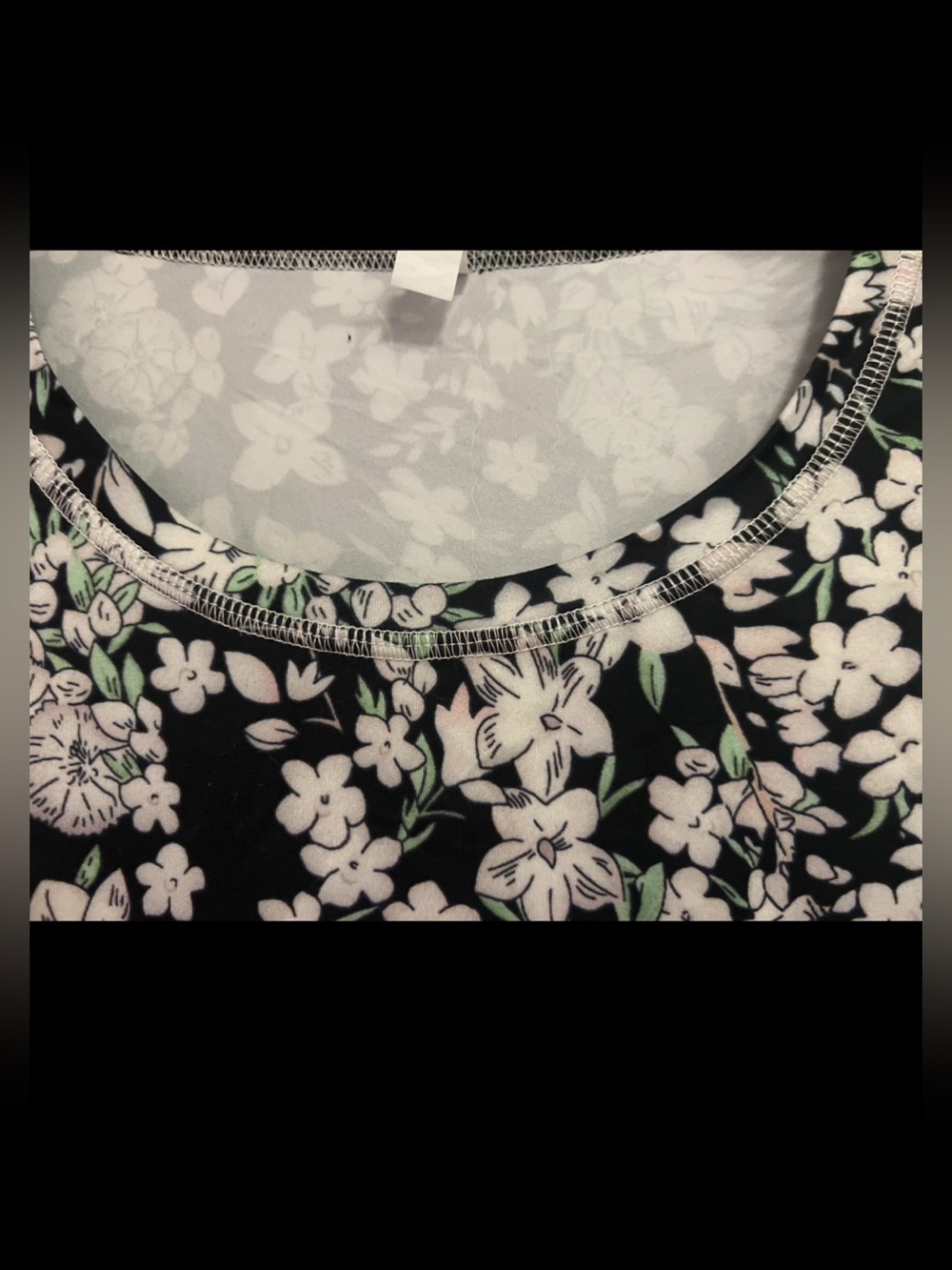 Never worn! Women's Black Floral Short Sleeve Top - Size XL - Picture 6 of 10
